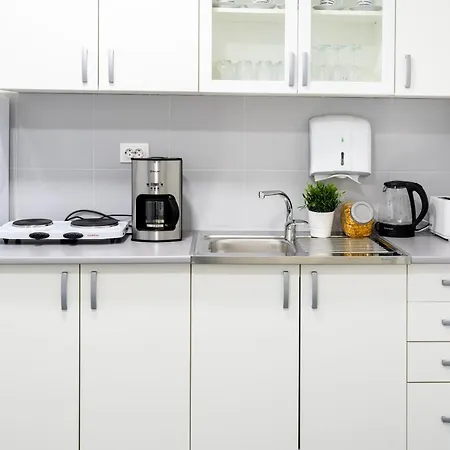 Kostovski Rooms-near E75 To Greece Apartment Veles