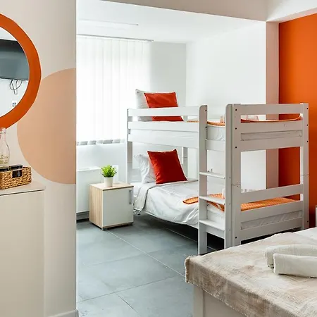 Kostovski Rooms-near E75 To Greece Apartment *
