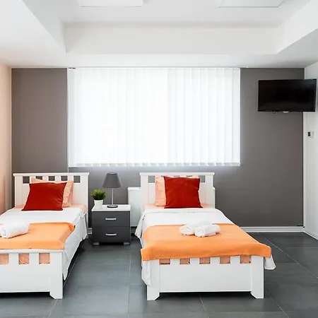 Apartment Kostovski Rooms-near E75 To Greece