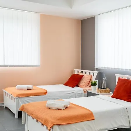 Kostovski Rooms-near E75 To Greece *