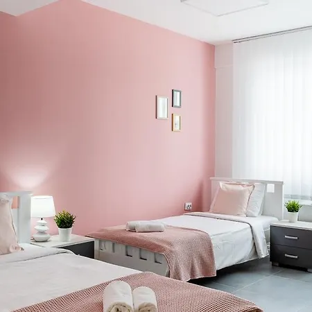 Kostovski Rooms-near E75 To Greece Apartment *
