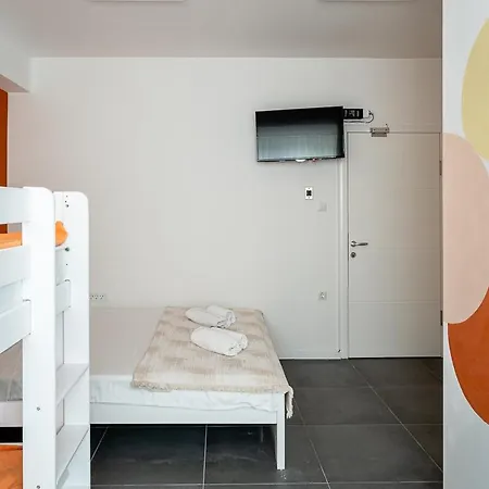 Kostovski Rooms-near E75 To Greece